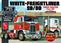 Amt 1/25 White Freightliner 2in1