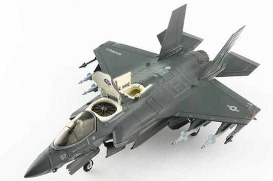 Hobby Master 1/72 F-35B: VMFA-211