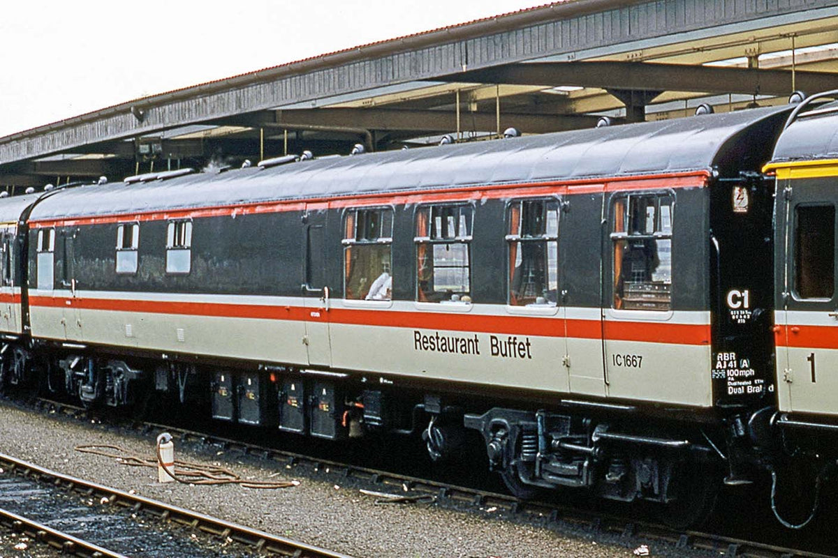 Hornby BR Intercity Mk1 RB