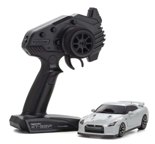 Kyosho MA-020 Nissan GT-R (R35) White